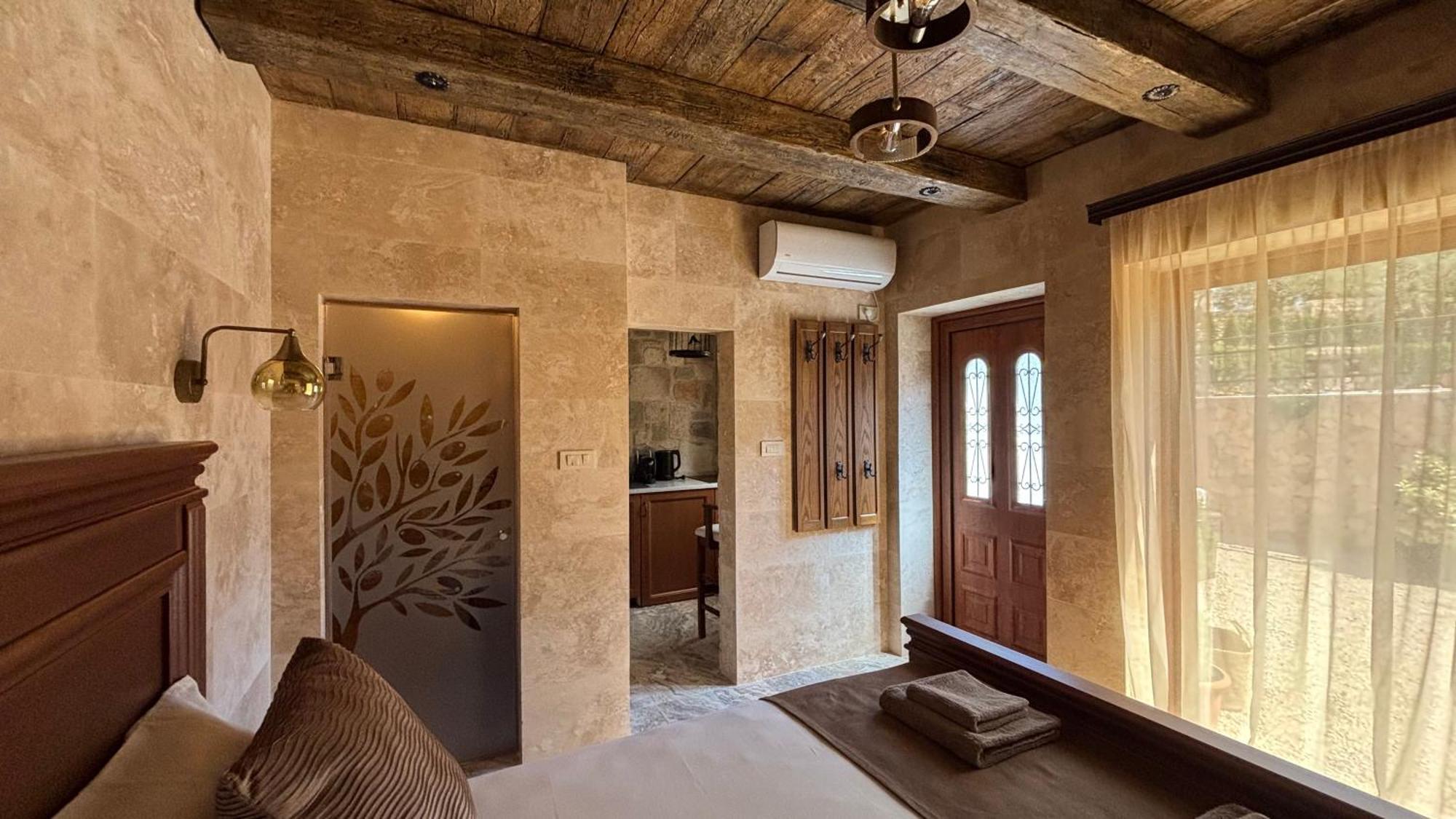 באר Olive Queen Rustic Estate מראה חיצוני תמונה